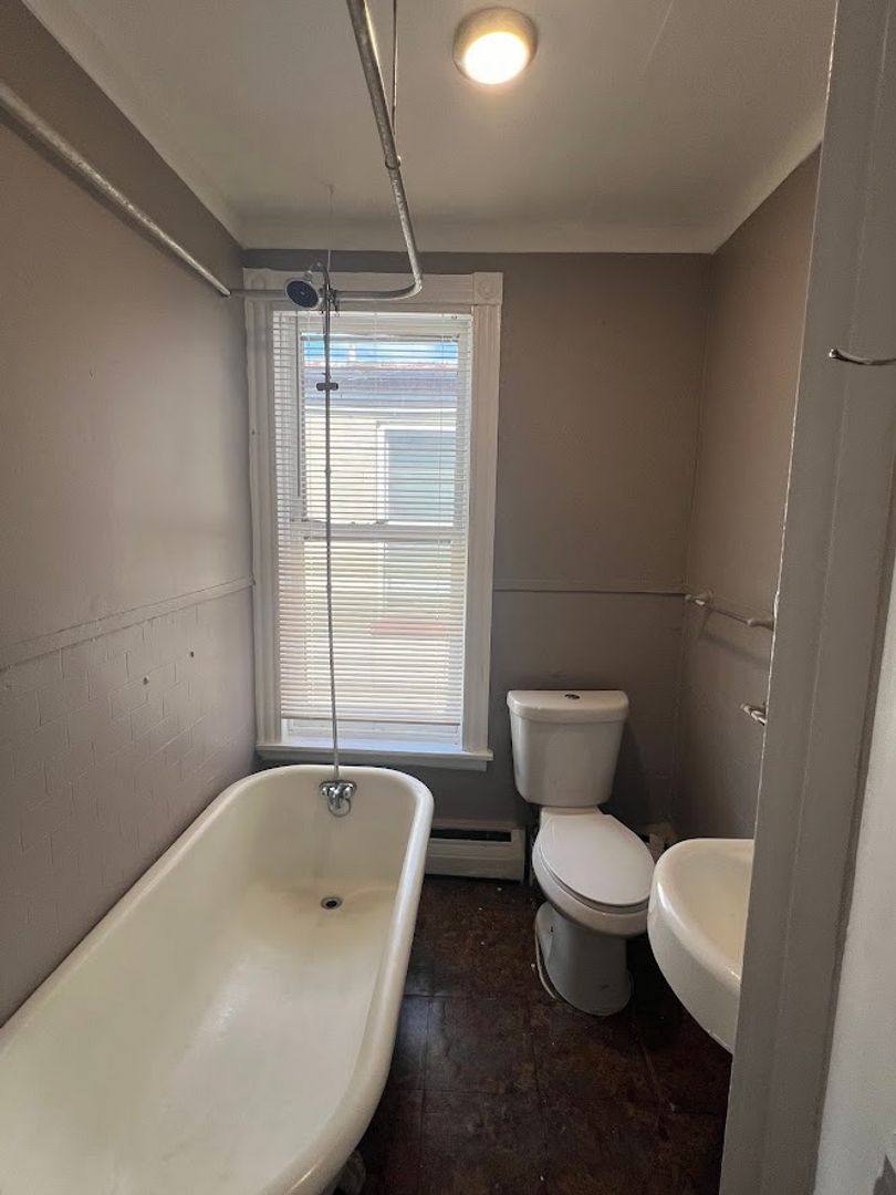 Apartment for rent at 1620 Perkiomen Ave, Reading, PA 19602