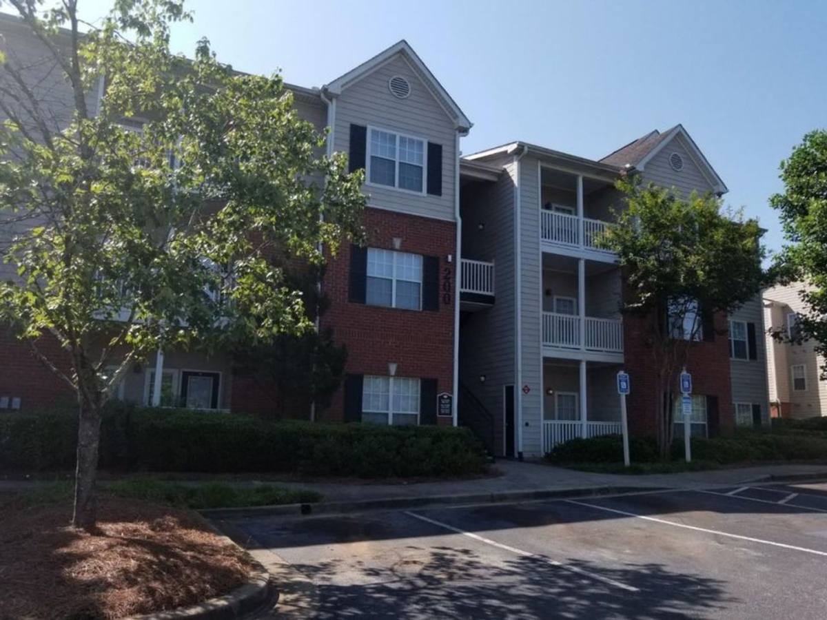 Apartment for rent at 1212 James Jackson Parkway NW, Atlanta, GA 30318