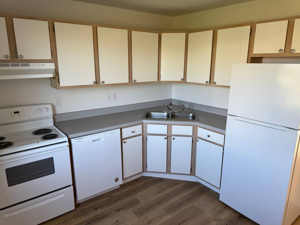 Apartment for rent at 1710 Harding St, Tama, IA 52339