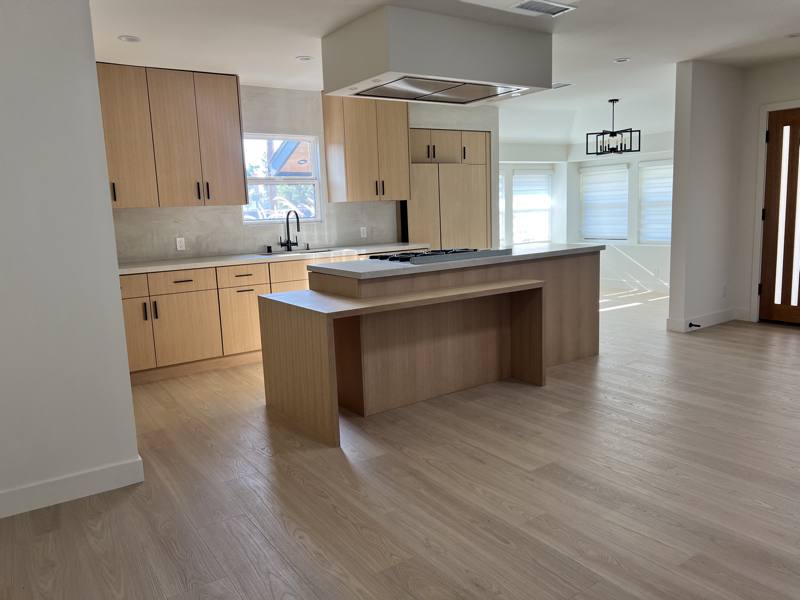 Apartment for rent at 18848 Collins St, Tarzana, CA 91356