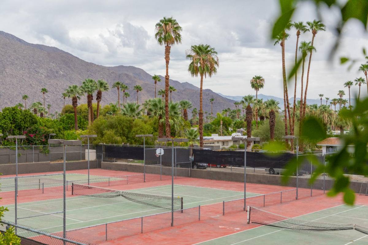 Apartment for rent at 1400 E Palm Canyon Dr #118, Palm Springs, CA 92264