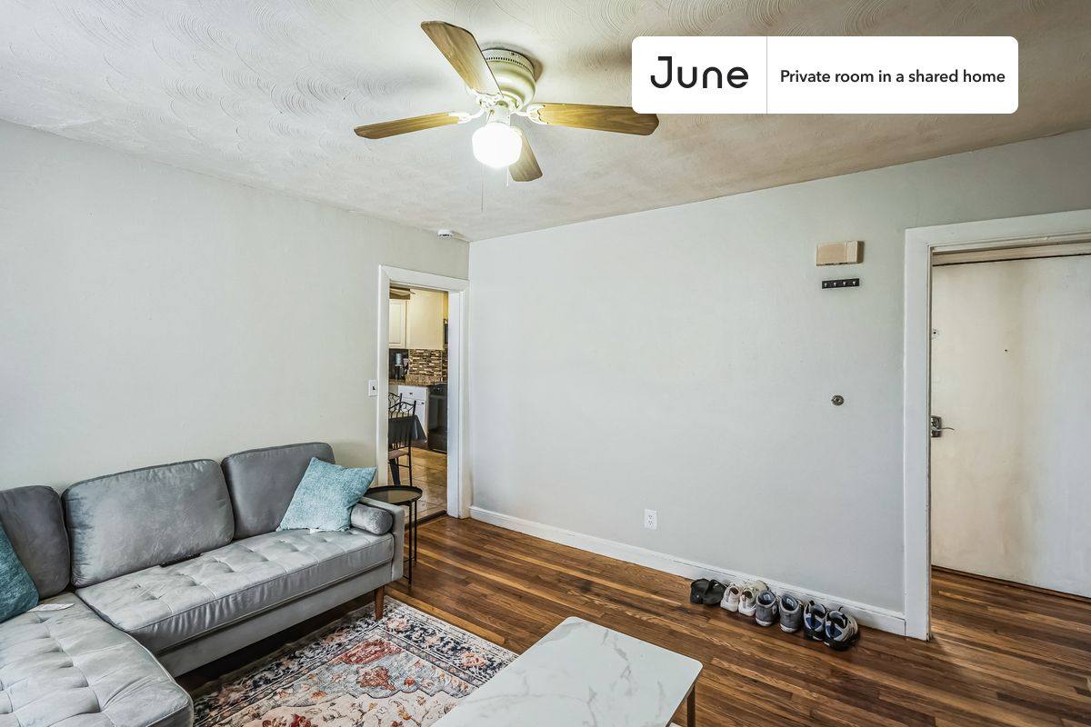 Apartment for rent at 94 Spring St #C, Cambridge, MA 02141