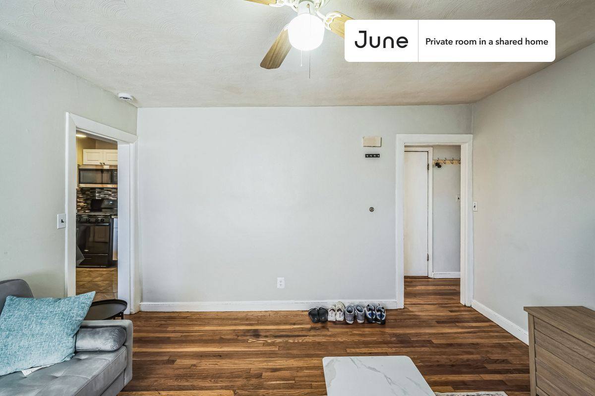 Apartment for rent at 94 Spring St #C, Cambridge, MA 02141