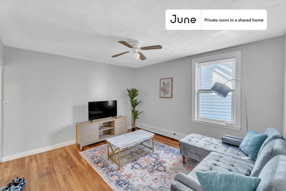 Apartment for rent at 94 Spring St #C, Cambridge, MA 02141