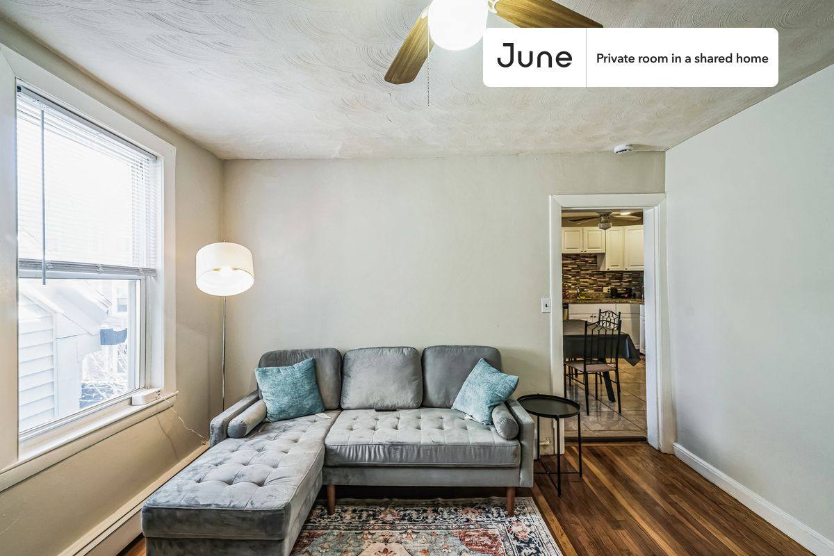 Apartment for rent at 94 Spring St #C, Cambridge, MA 02141