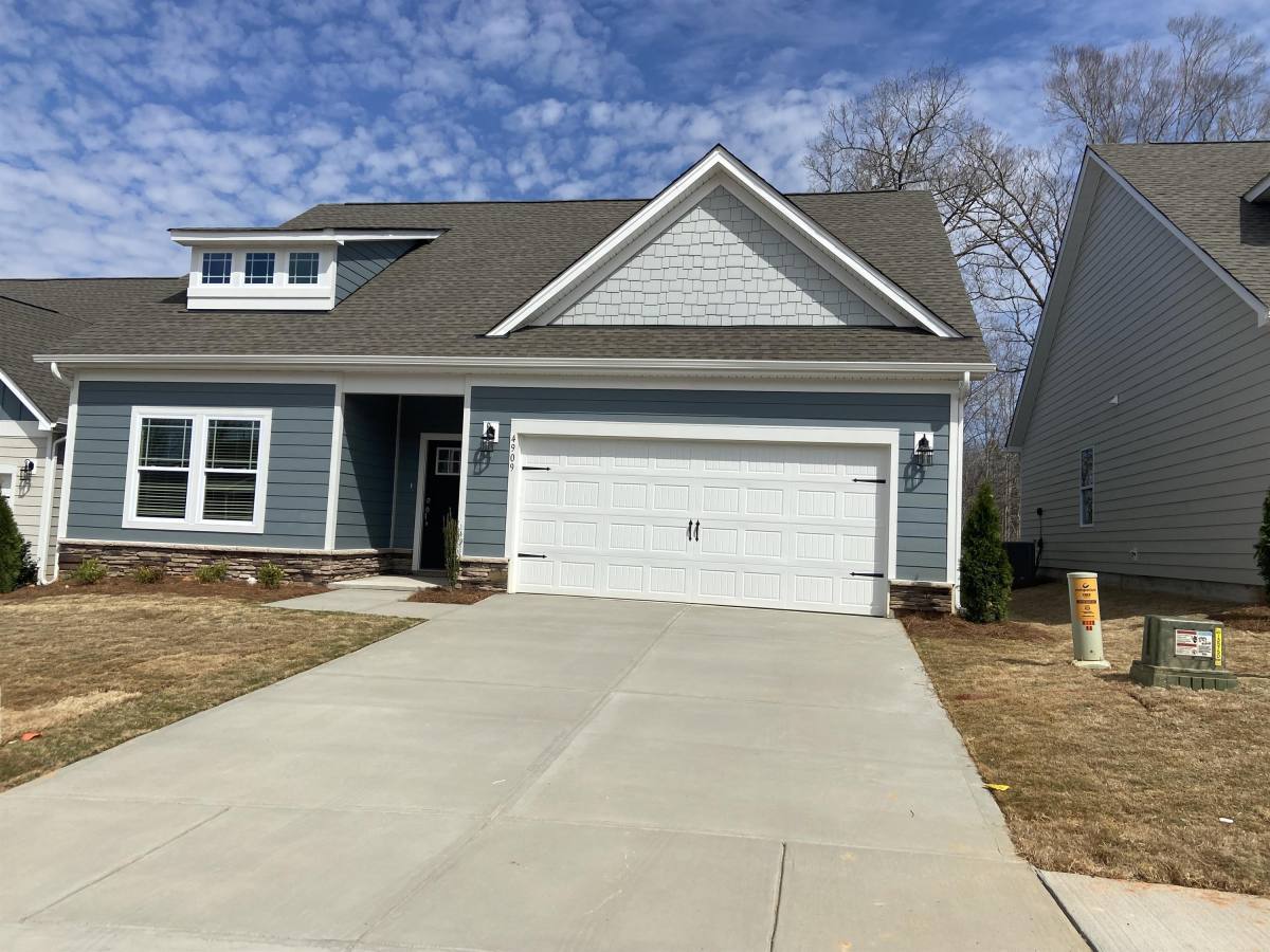 House for rent at 4909 Helmsworth Dr, Waxhaw, NC 28173