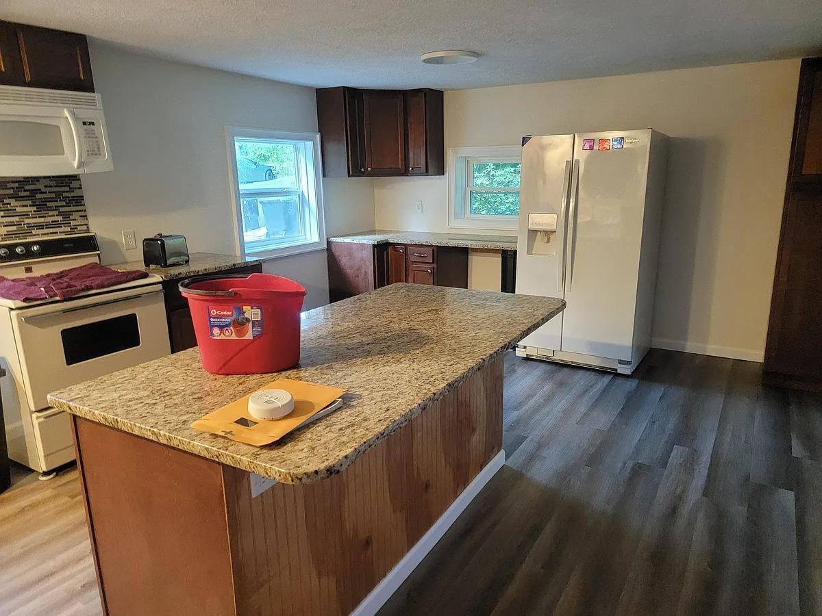 House for rent at Davis Cove, 274 Davis Cove Rd, Waynesville, NC 28786