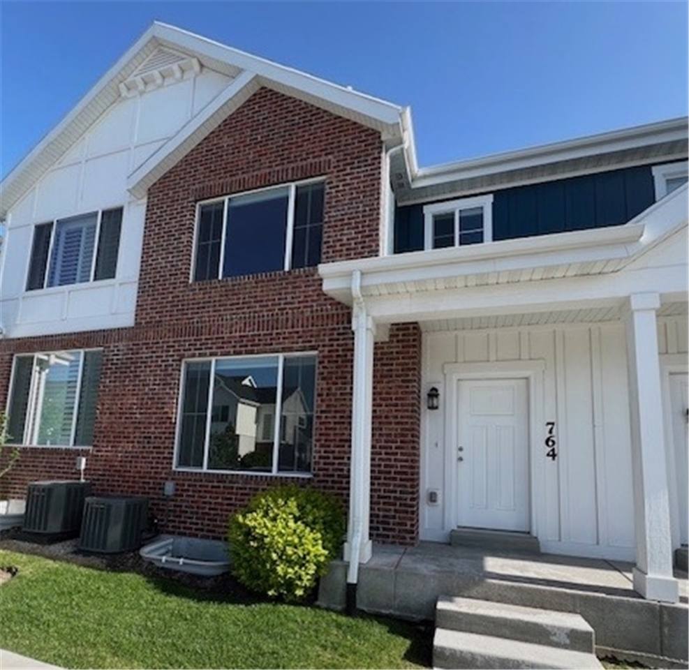 764 E Newfield Dr, Sandy, UT 84094