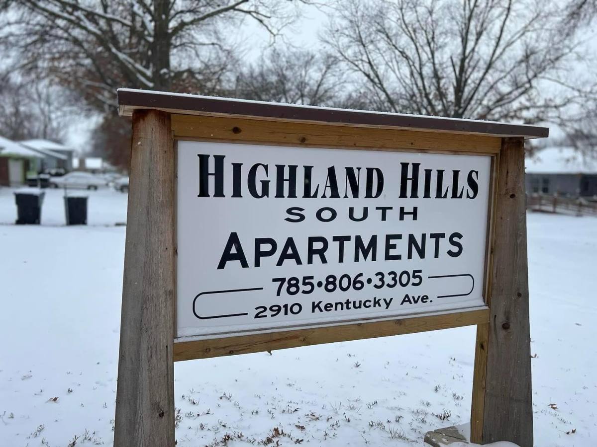 2910 SE Kentucky Ave #107, Topeka, KS 66605 - Apartment For Rent - Image 1