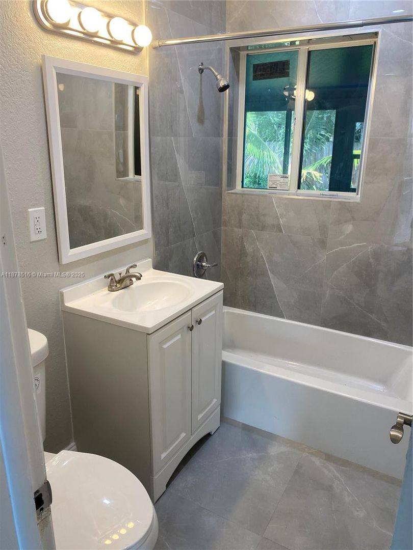 House for rent at 284 SE 6th Ave, Deerfield Beach, FL 33441