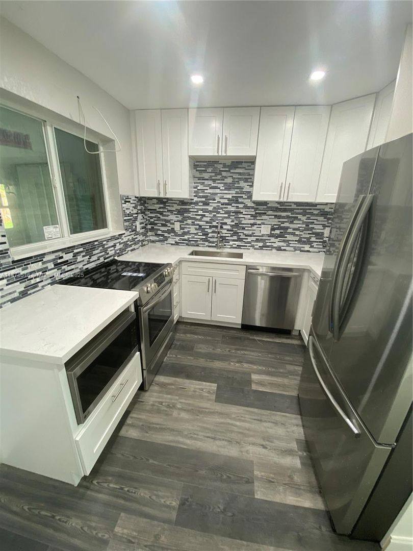 House for rent at 284 SE 6th Ave, Deerfield Beach, FL 33441