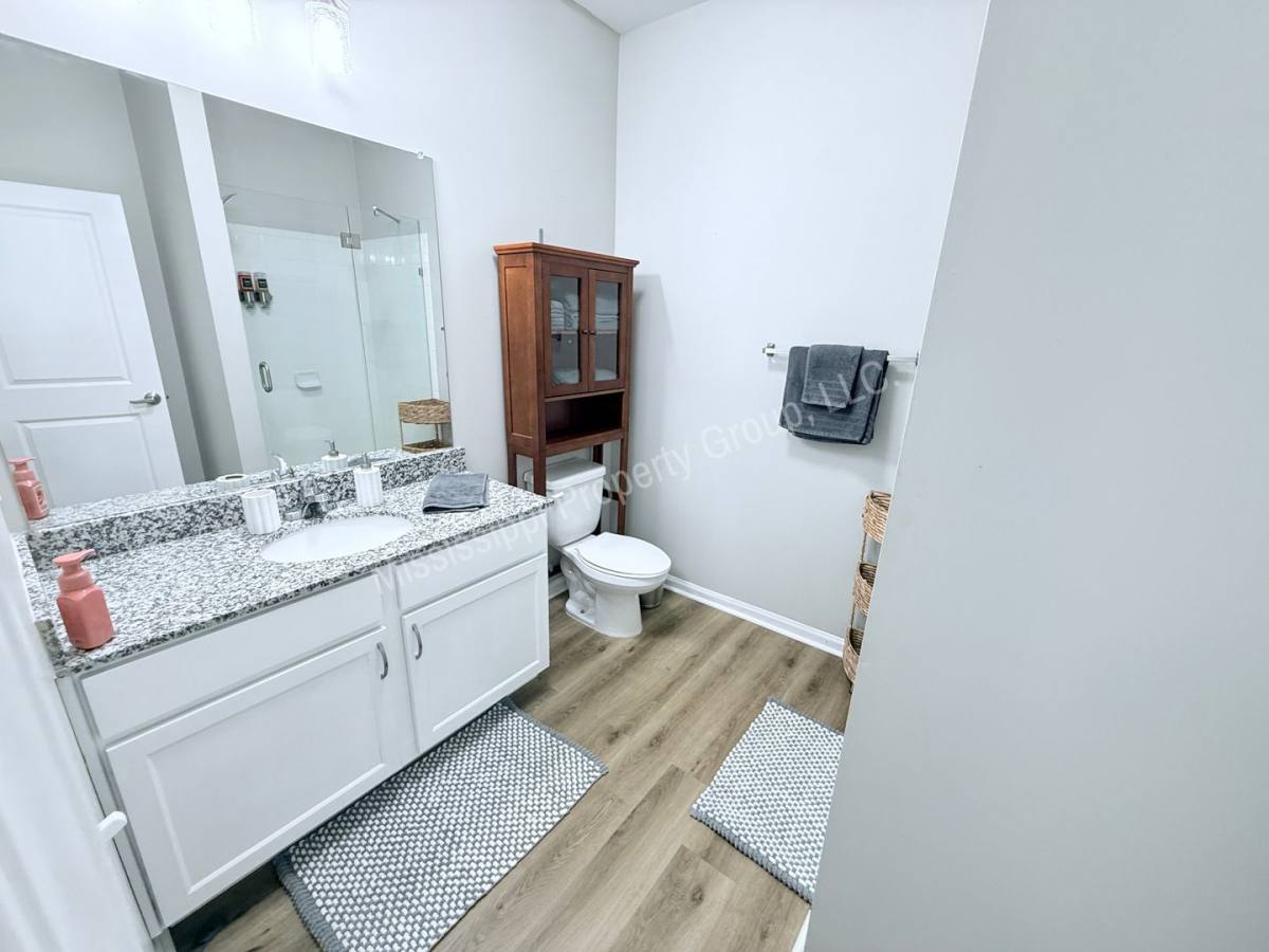 Apartment for rent at 209 Town Center Dr, Oxford, MS 38655