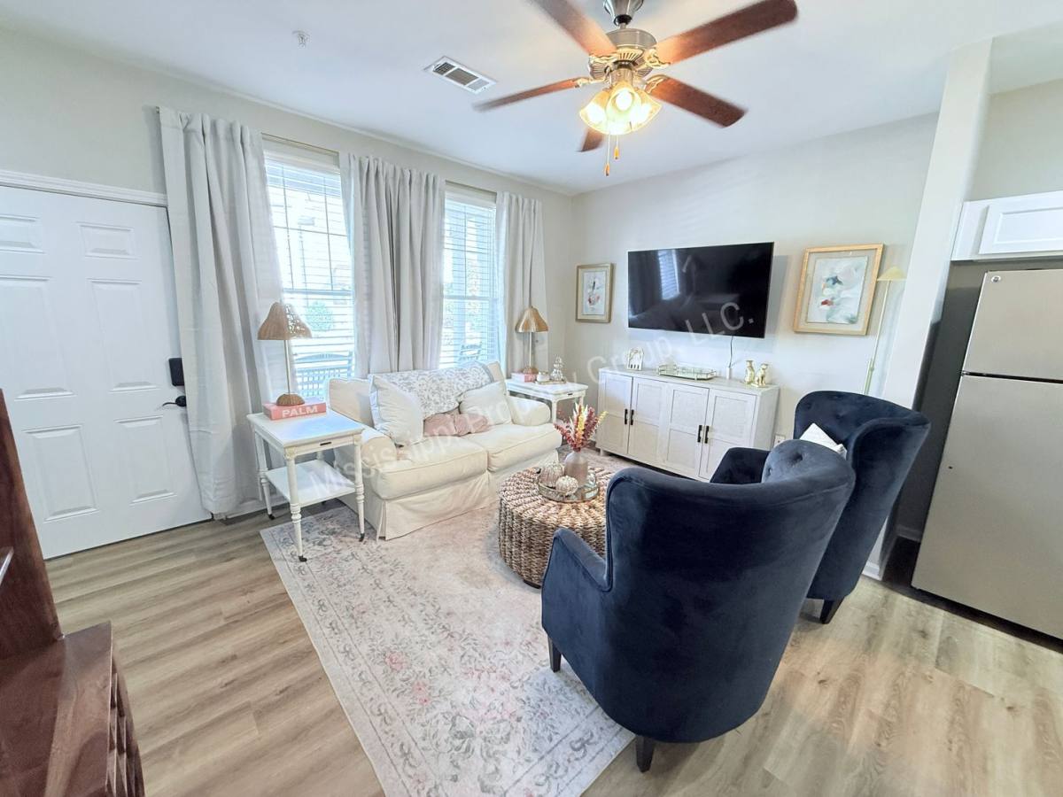 Apartment for rent at 209 Town Center Dr, Oxford, MS 38655