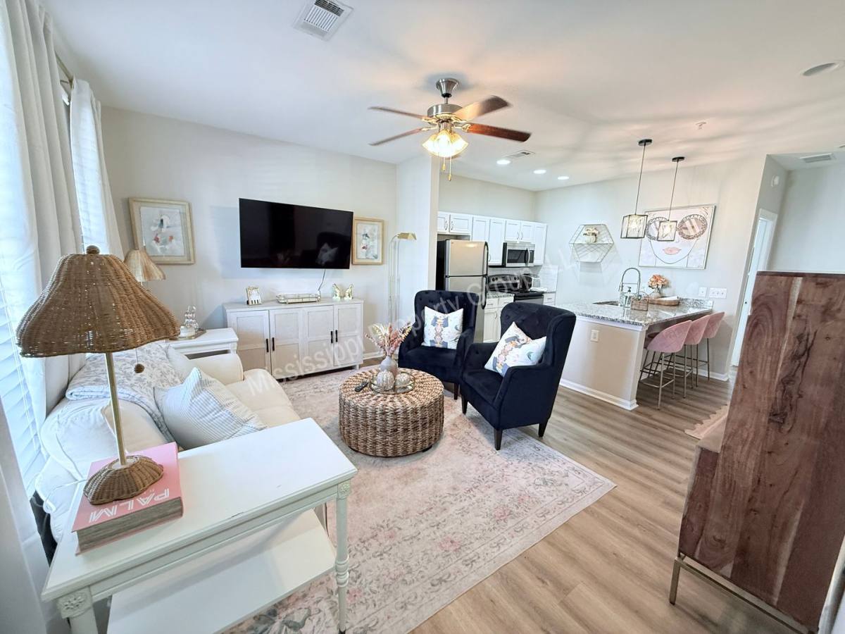 Apartment for rent at 209 Town Center Dr, Oxford, MS 38655