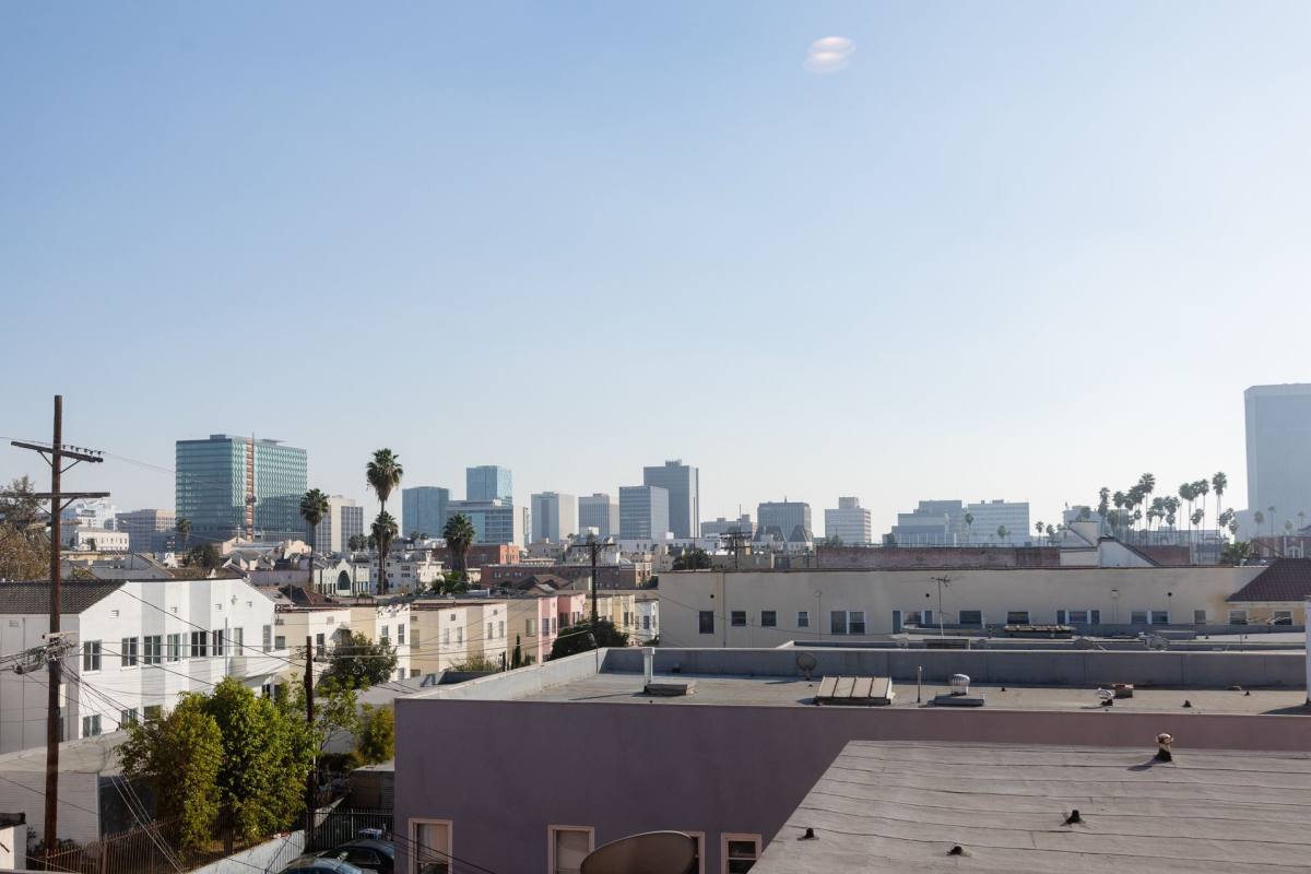 Apartment for rent at 200 S Kenmore Ave, Los Angeles, CA 90004