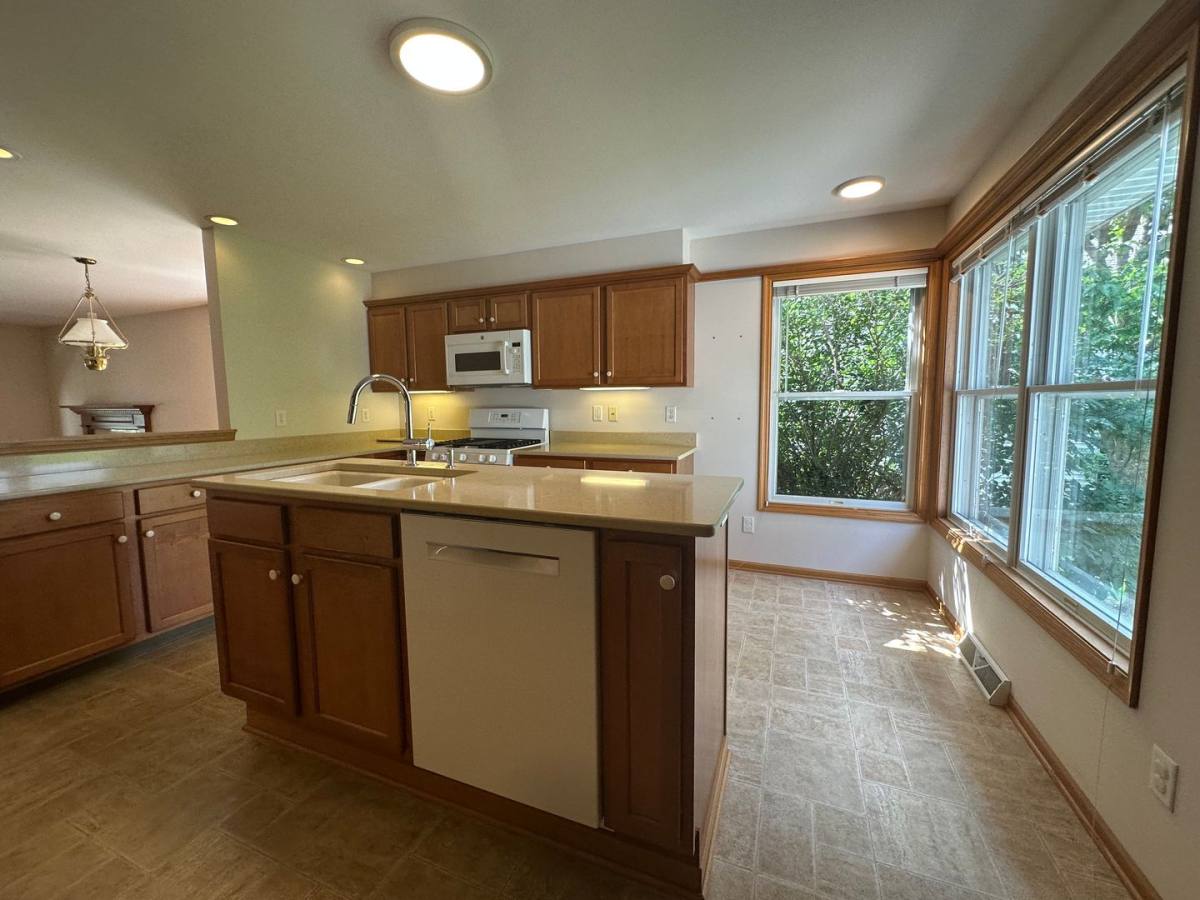 House for rent at 7006 Parker Hill Dr, Madison, WI 53719