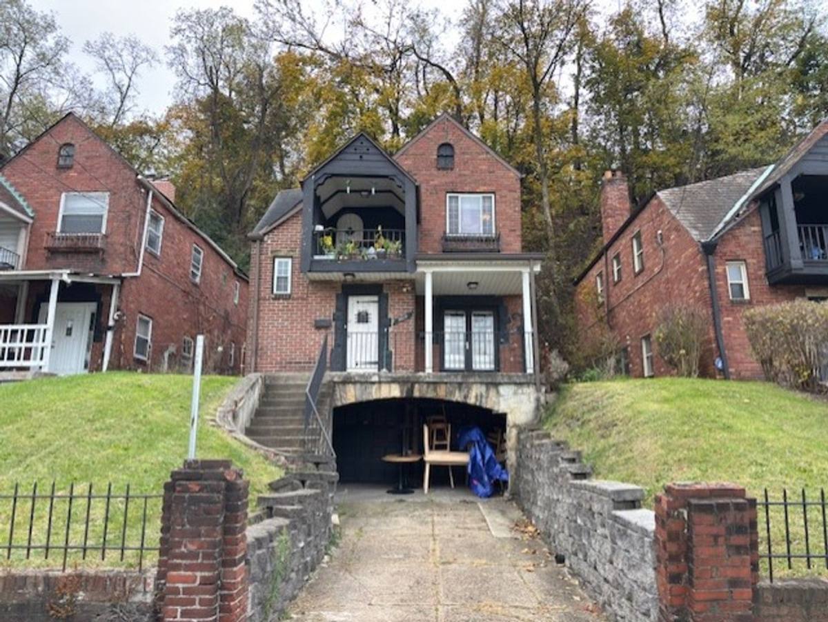 Apartment for rent at 3831 Beechwood Blvd, Pittsburgh, PA 15217