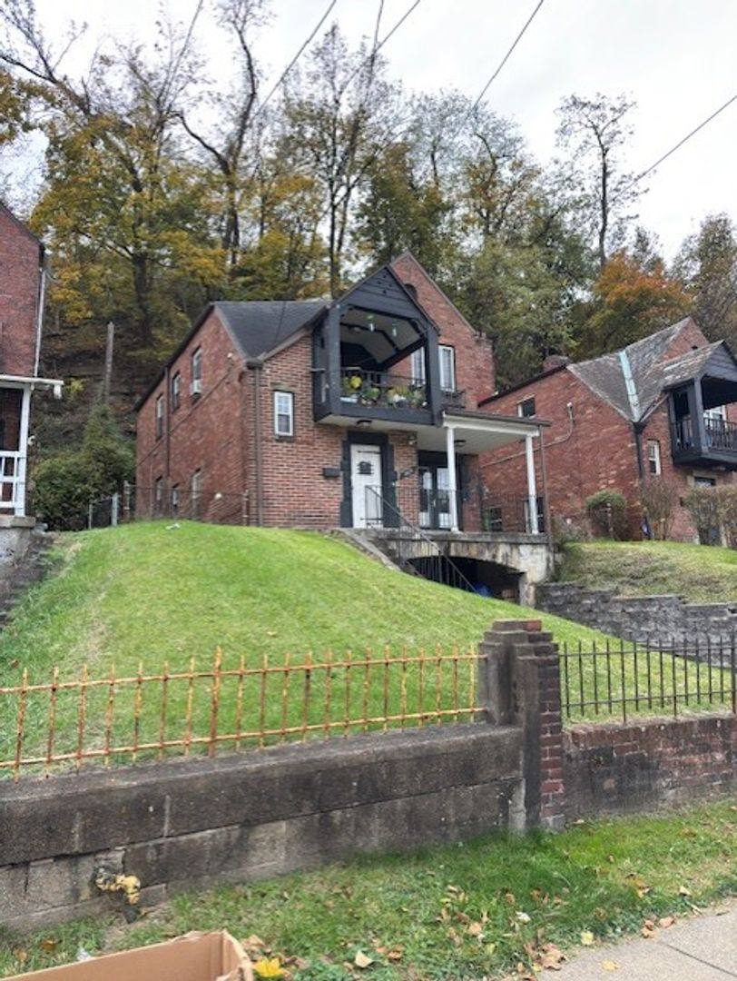 Apartment for rent at 3831 Beechwood Blvd, Pittsburgh, PA 15217