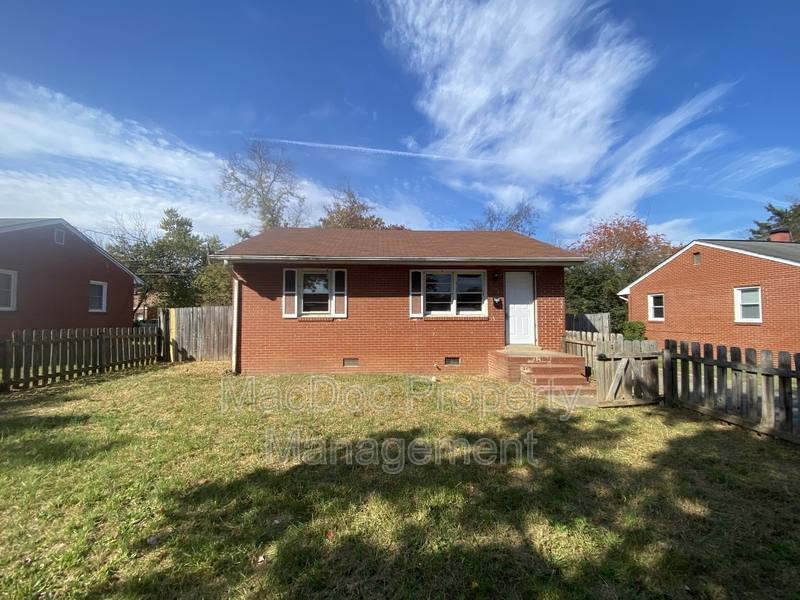 House for rent at 211 Duke St, Fredericksburg, VA 22401