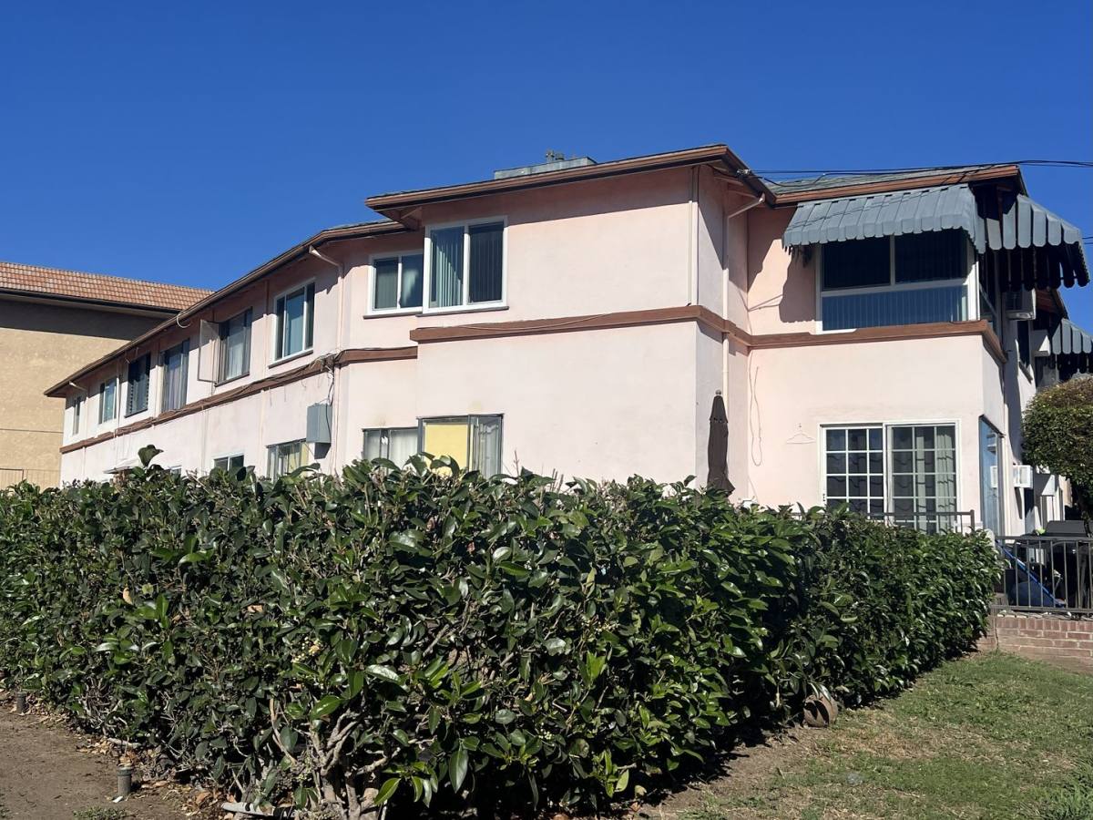 Apartment for rent at 400 N Atlantic Blvd, Alhambra, CA 91801