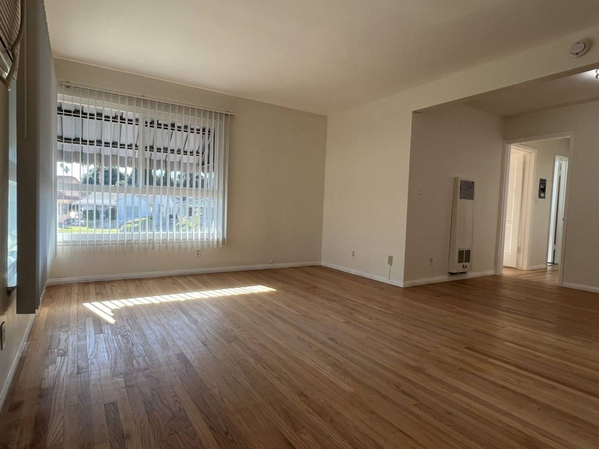 Apartment for rent at 400 N Atlantic Blvd, Alhambra, CA 91801
