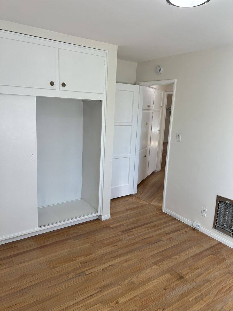 Apartment for rent at 400 N Atlantic Blvd, Alhambra, CA 91801