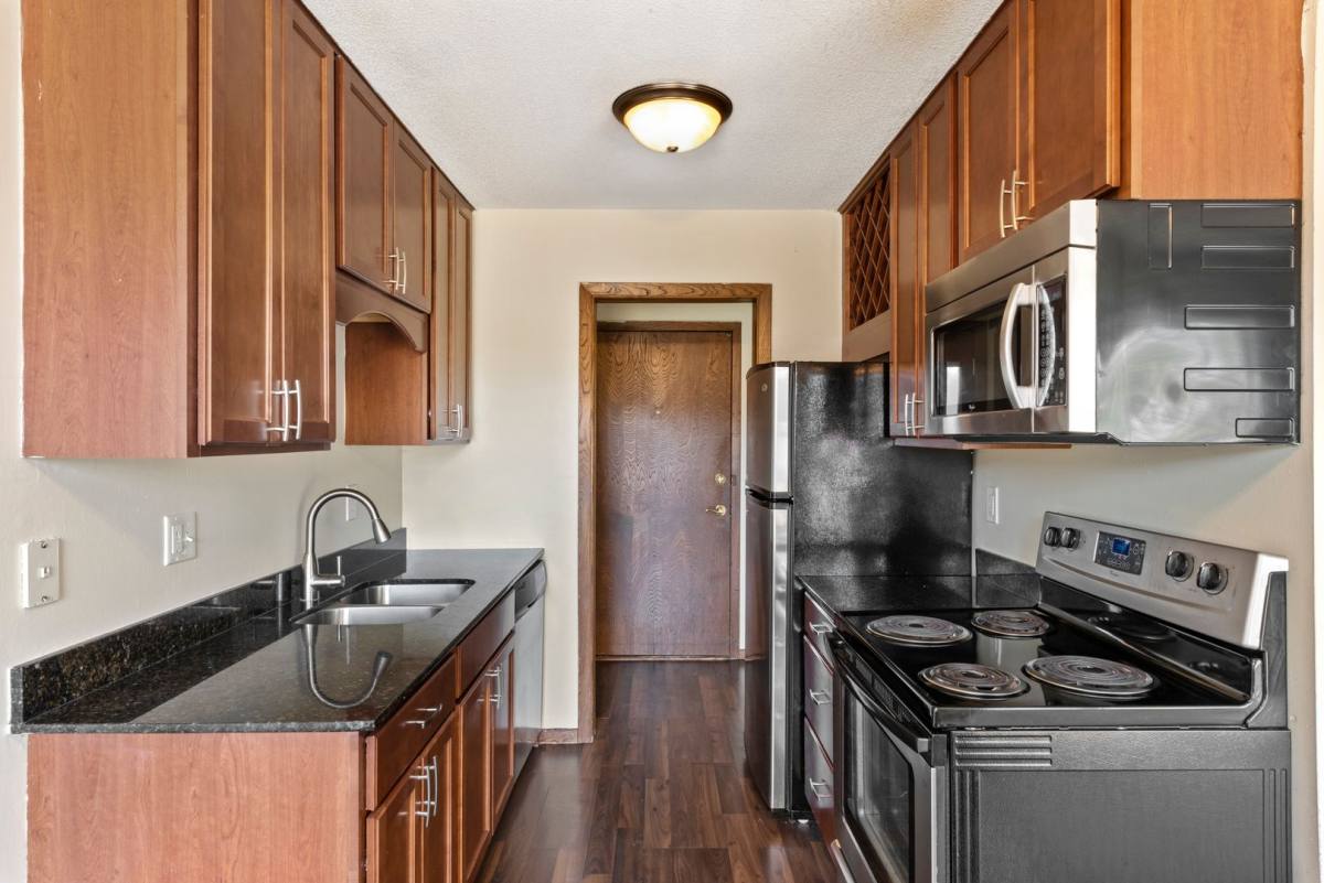 Apartment for rent at 2480 S Highway 100, Minneapolis, MN 55416