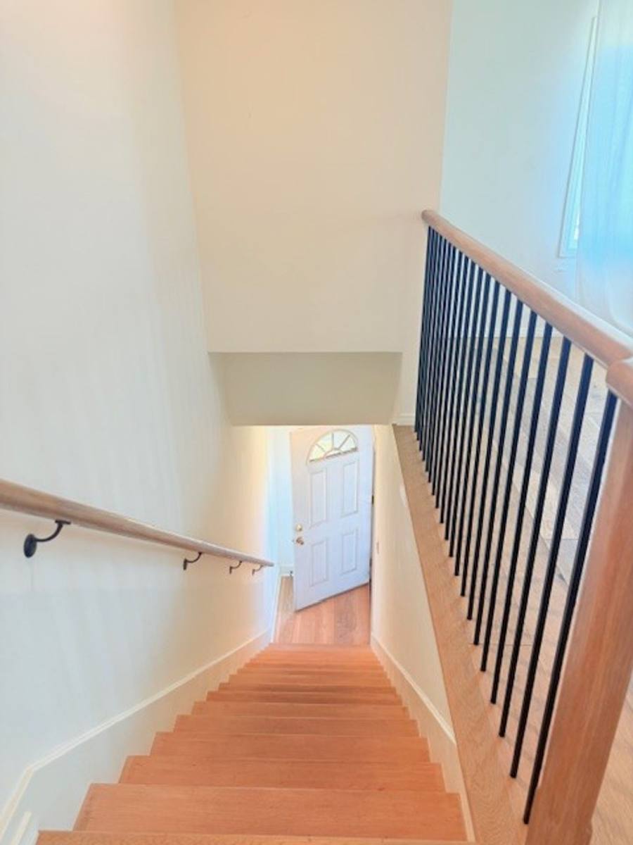 Apartment for rent at 4135 W 22nd Place, Los Angeles, CA 90018