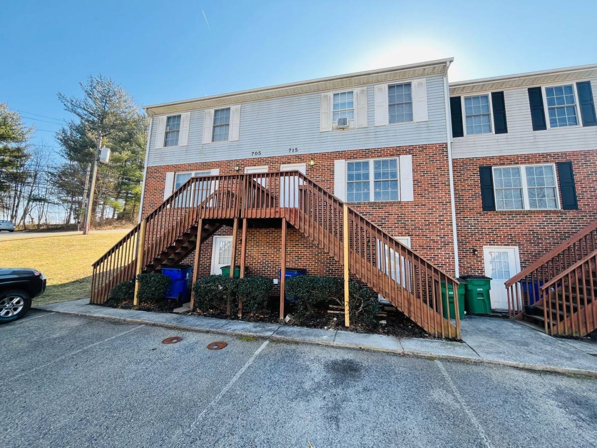 Townhouse for rent at 715 E Main St, Christiansburg, VA 24073