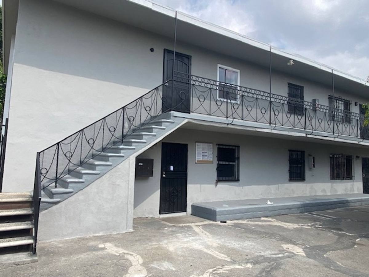 Apartment for rent at 7718-7722 S Avalon Blvd, Los Angeles, CA 90003