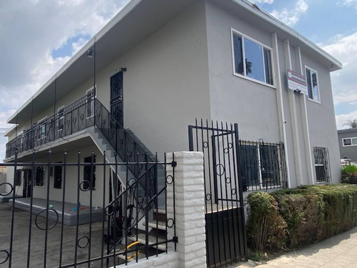 Apartment for rent at 7718-7722 S Avalon Blvd, Los Angeles, CA 90003