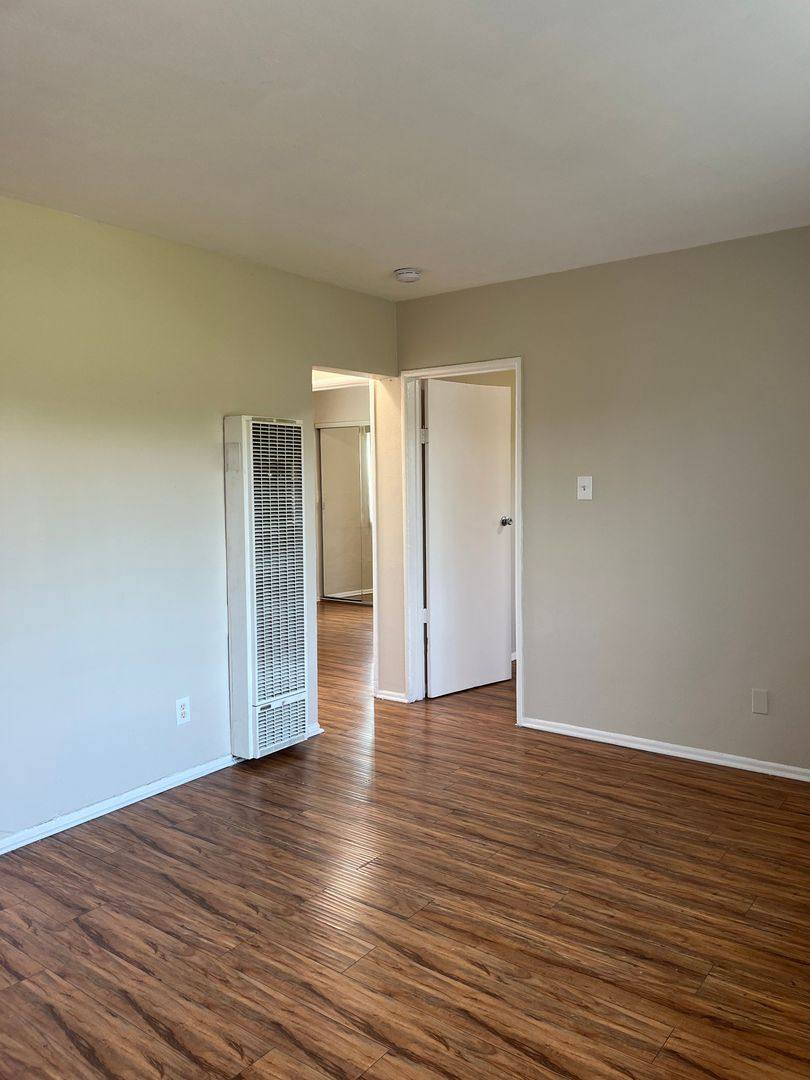 Apartment for rent at 7718-7722 S Avalon Blvd, Los Angeles, CA 90003