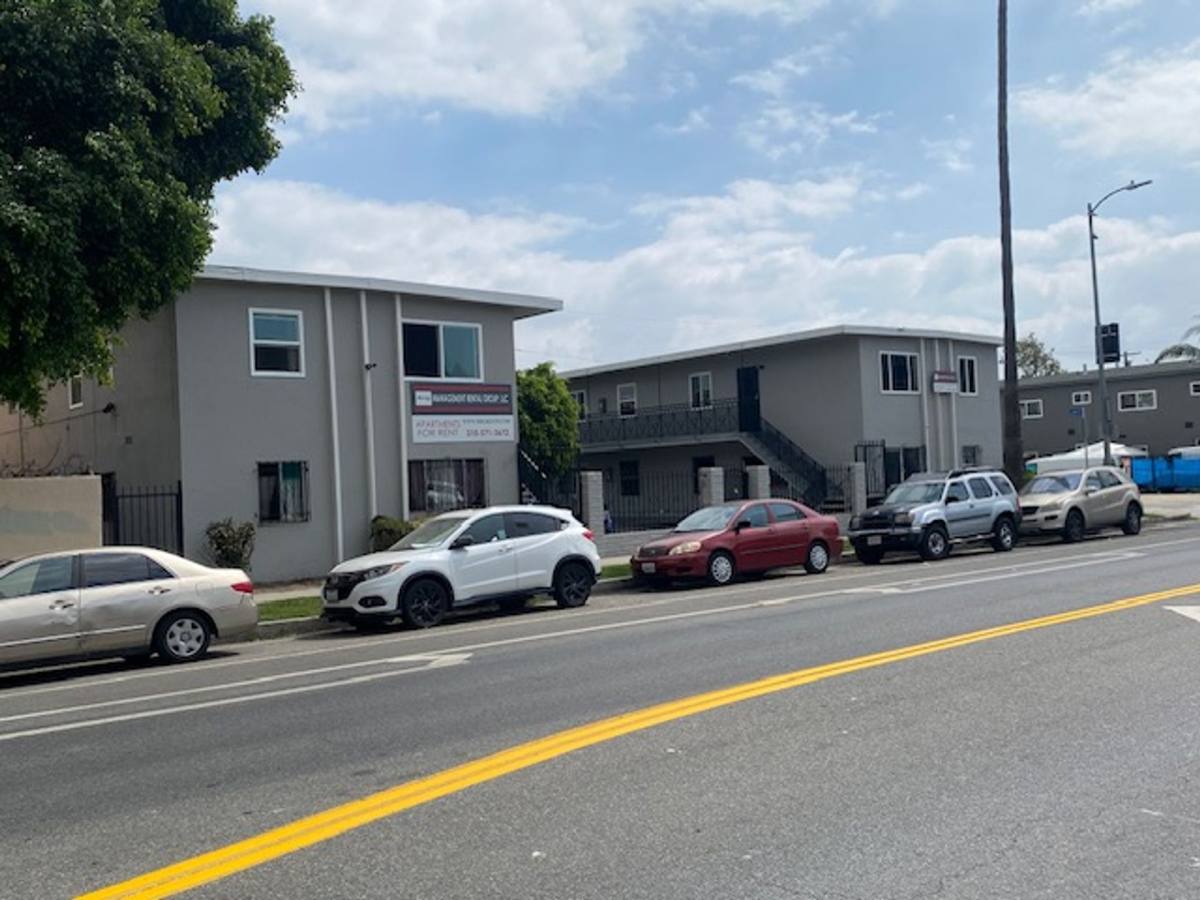 Apartment for rent at 7718-7722 S Avalon Blvd, Los Angeles, CA 90003