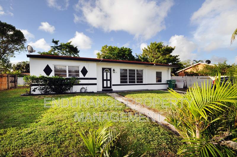 House for rent at 1143 W 23rd St, West Palm Beach, FL 33404