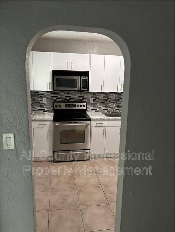 Apartment for rent at 407 SE 3rd Ave #B, Hallandale, FL 33009