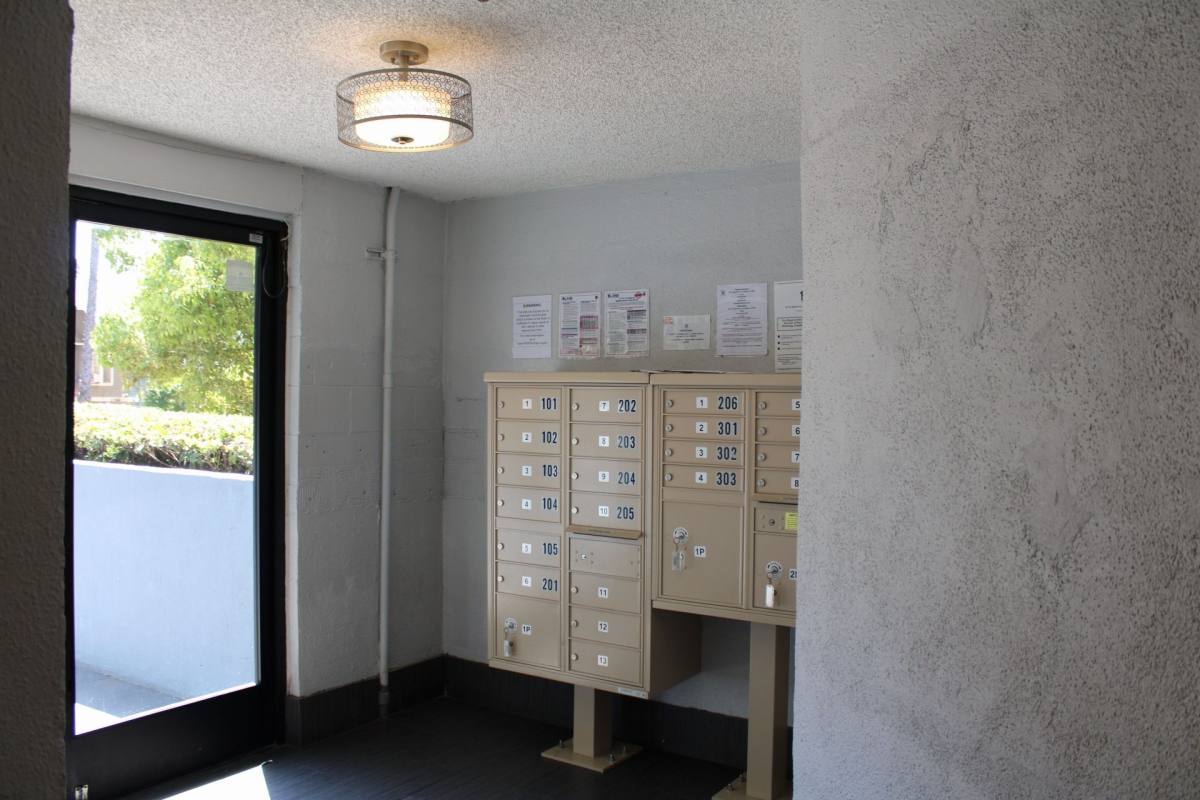 Apartment for rent at 833 S Berendo St, Los Angeles, CA 90005