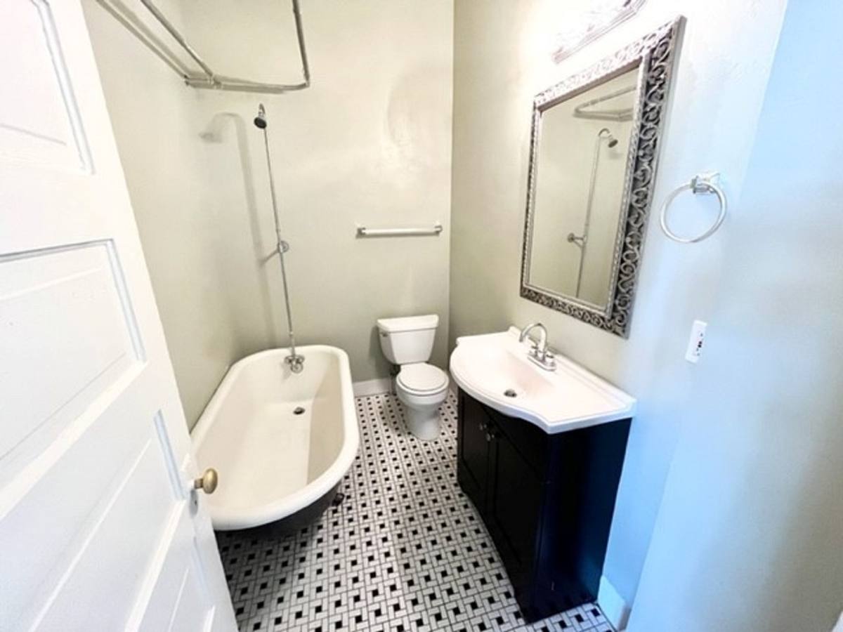 Apartment for rent at 631 W 5th St, Chico, CA 95928