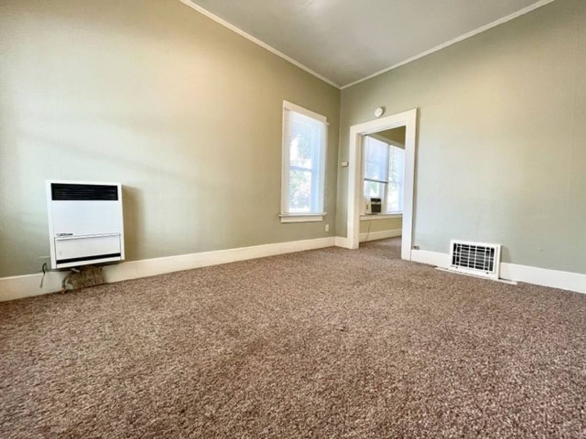 Apartment for rent at 631 W 5th St, Chico, CA 95928