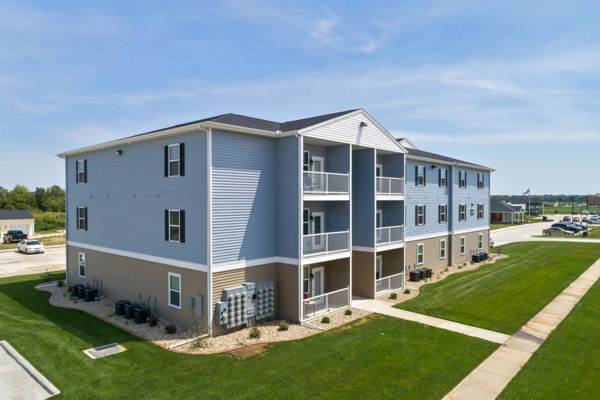 Apartment for rent at 4422 Nicklaus Dr, Champaign, IL 61822