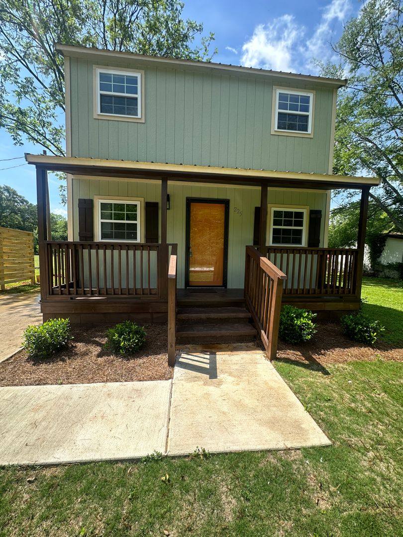 House for rent at 225 Long St, Talladega, AL 35160