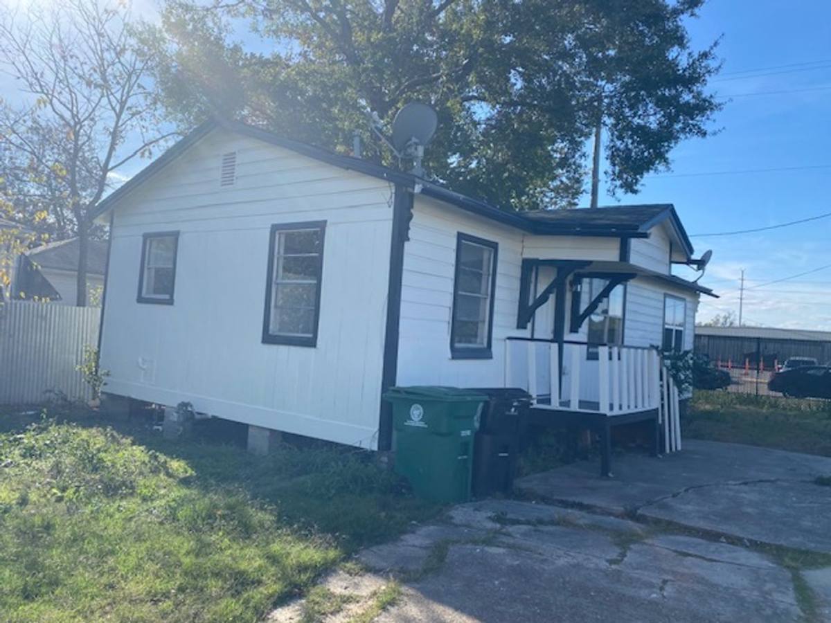 House for rent at 1214 Des Jardines, Houston, TX 77023