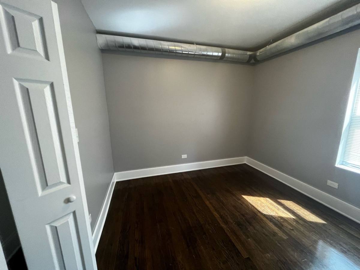 Apartment for rent at 7515 S Yale Ave #2E, Chicago, IL 60621