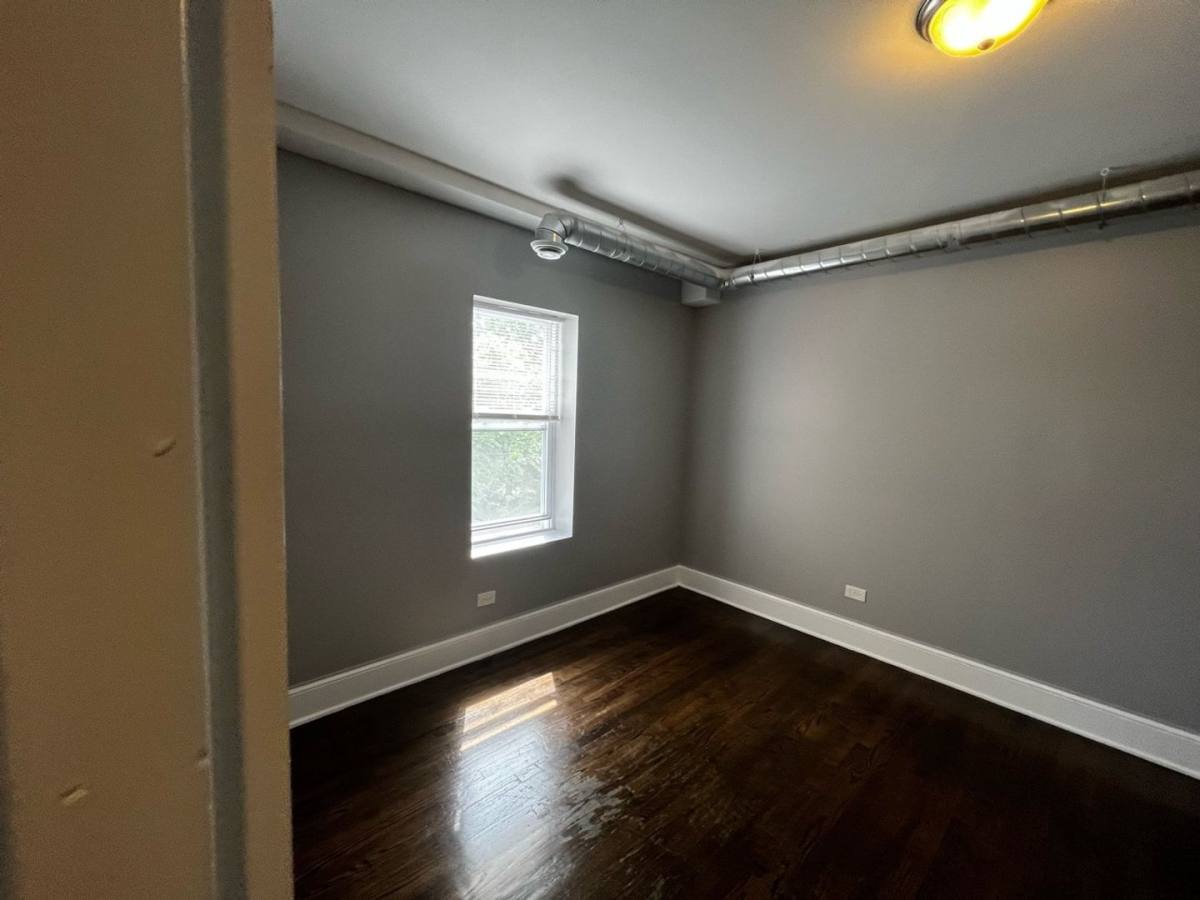 Apartment for rent at 7515 S Yale Ave #2E, Chicago, IL 60621