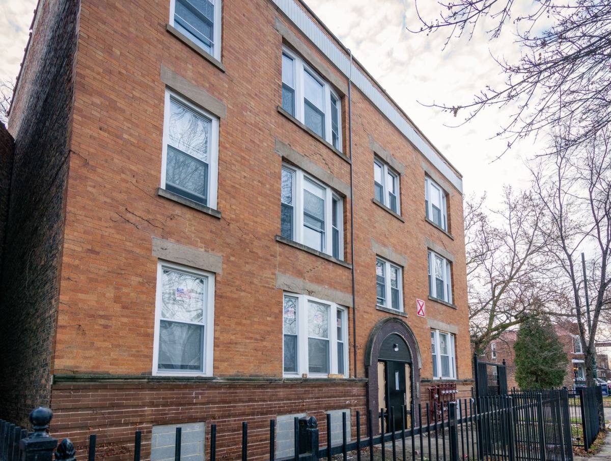 Apartment for rent at 848 W 61st St #3, Chicago, IL 60621