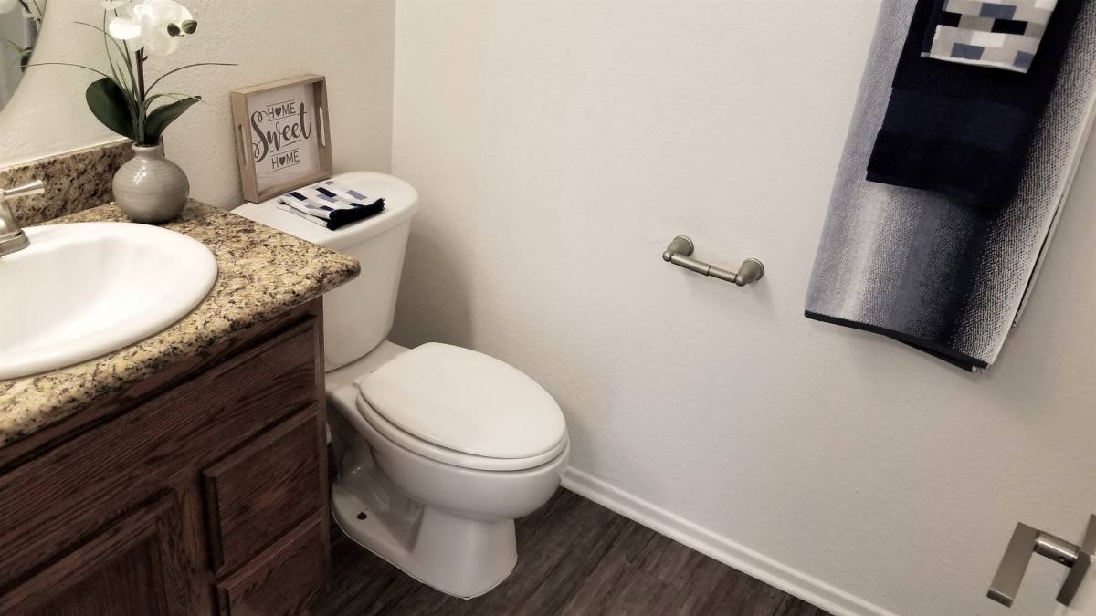 Apartment for rent at 13947 Paramount Blvd, Paramount, CA 90723
