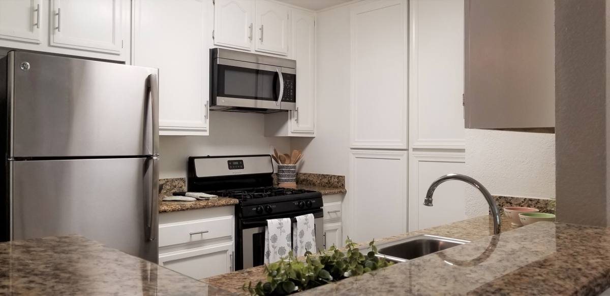Apartment for rent at 13947 Paramount Blvd, Paramount, CA 90723