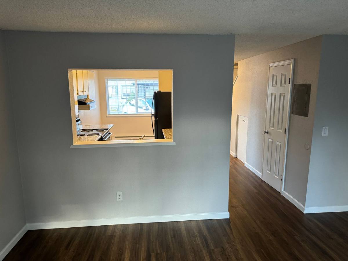Townhouse for rent at 1896 NE Highway 99W, McMinnville, OR 97128