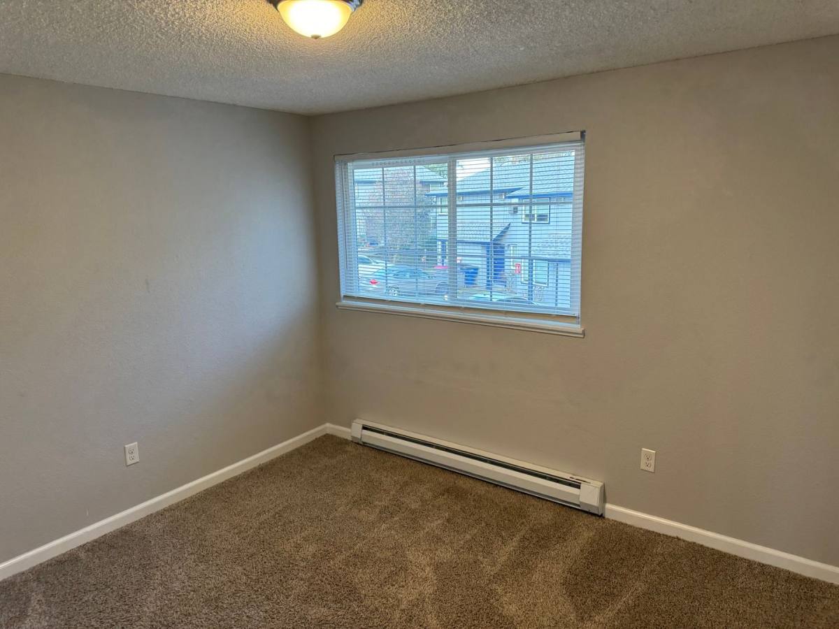 Townhouse for rent at 1896 NE Highway 99W, McMinnville, OR 97128