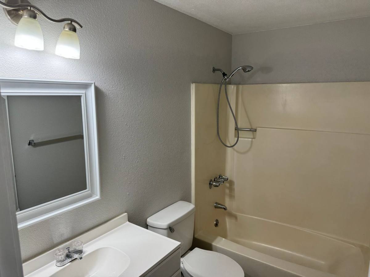 Townhouse for rent at 1896 NE Highway 99W, McMinnville, OR 97128