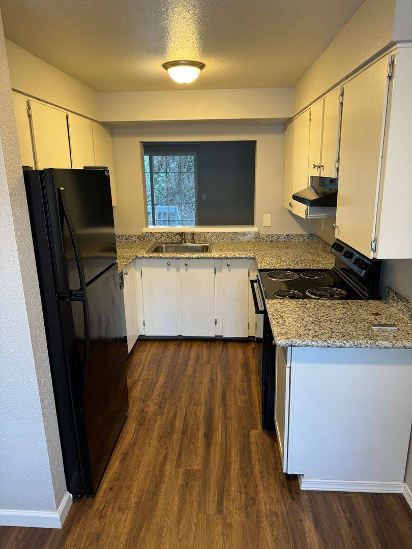 Townhouse for rent at 1896 NE Highway 99W, McMinnville, OR 97128